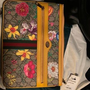 Gucci clutch
